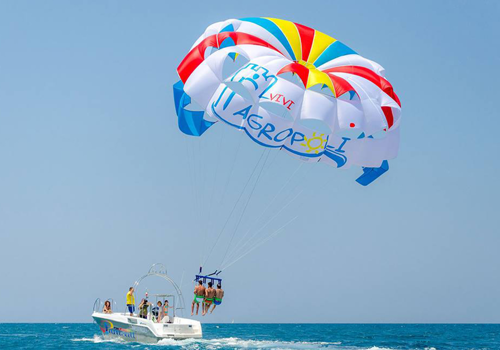 PARASAILING IN ZANZIBAR